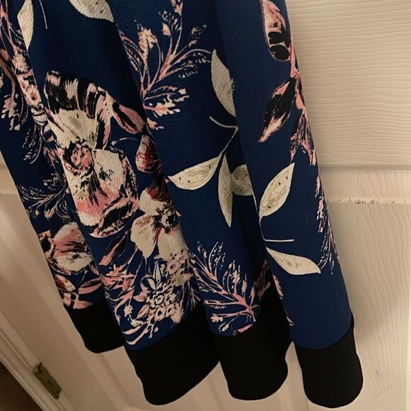 Floral Dress Size Medium NWOT - Picture 6 of 6